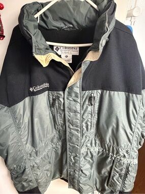 Columbia Sportswear Men's Two-Tone Gray & Black Jacket